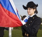 Торжественное поднятие российского Флага под Гимн России в форме высшей Школы École Polytechnique