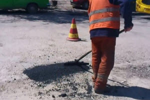 На ямочный ремонт дорог в Новоалтайске потрачено более 2 млн рублей